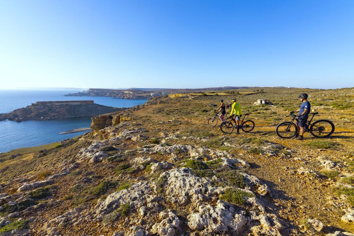 NEPOUZ, Malta, Comino