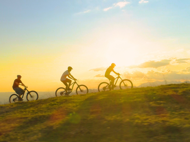cyklsiti, bicykel, bicyklovanie, cykloturizmus