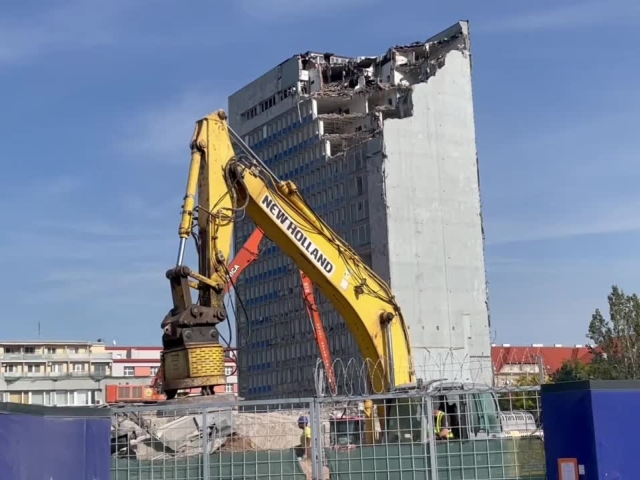 Istropolis, búranie