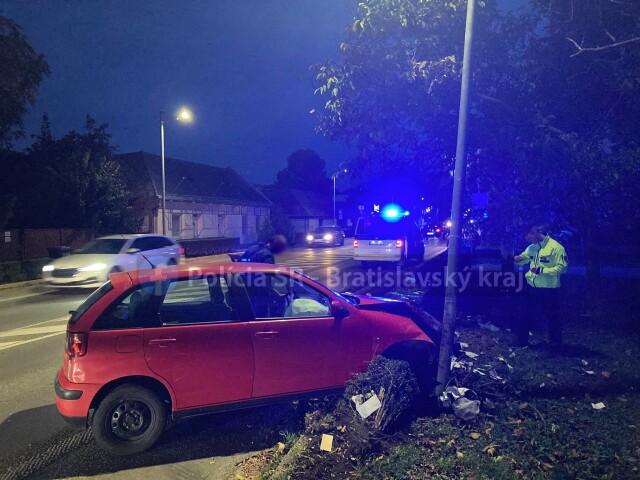 Polícia auto rovinka nehoda