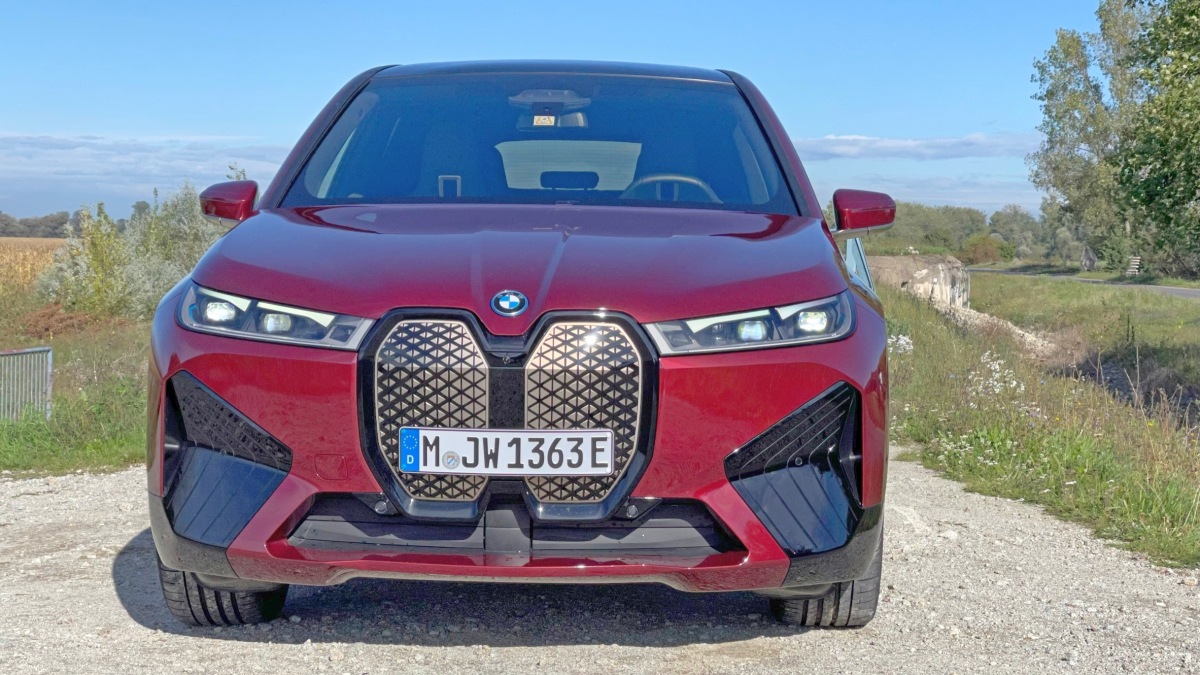 BMW iX M60 (2022)