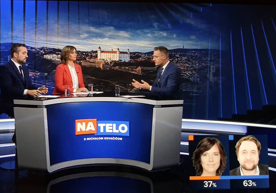 Hosťami relácie Na telo boli ministerka investícií Veronika Remišová (Za ľudí) a poslanec Smeru-SD Ľuboš Blaha.
