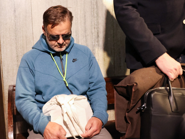 Dušan Dědeček prichádza na súd 14. októbra 2022