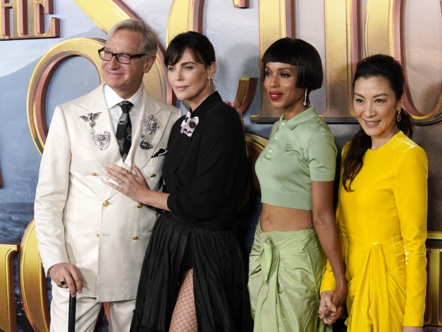 Paul Feig a herečka Charlize Theron, Kerry Washington a Michelle Yeoh