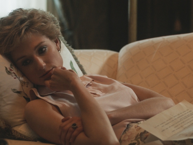 Elizabeth Debicki ako princezná Diana