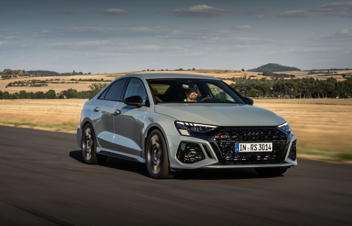 Audi RS3 Sedan performance 10