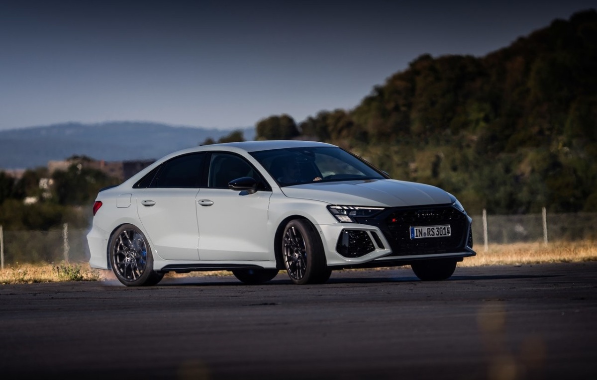 Audi RS3 Sedan performance 15