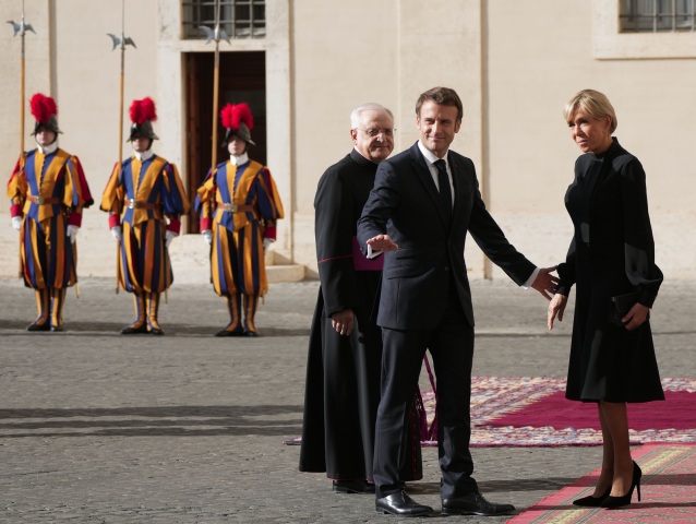 Leonardo Sapienza / Emmanuel Macron / Brigitte Macronová /