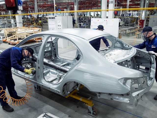 Mercedes-Benz - fabrika v Moskve