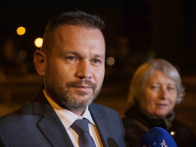 Branislav Becík, Nitra, Nitriansky kraj, Župné námestie