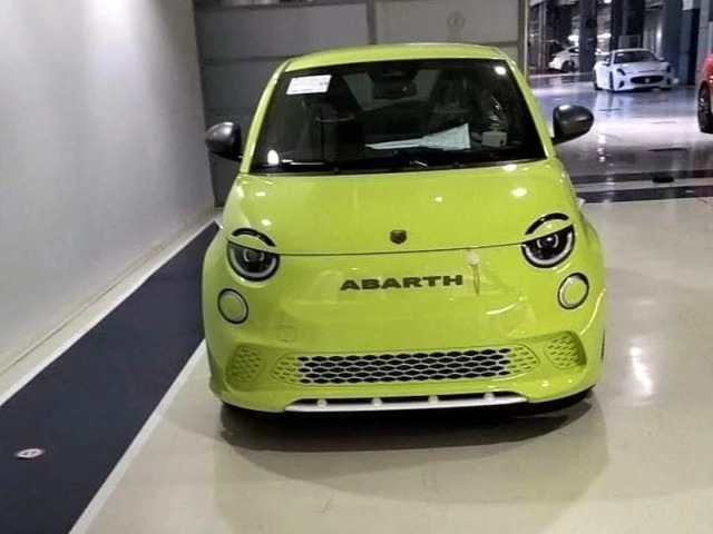 Abarth - uniknutá snímka 500e