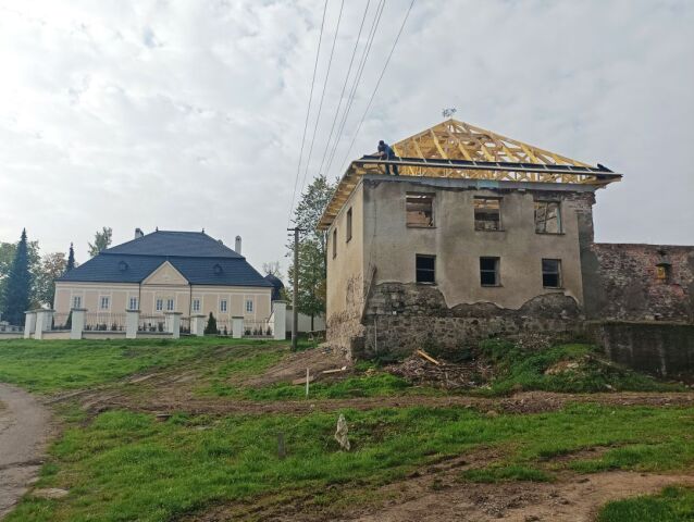 Kaštieľ Ostrolúckych