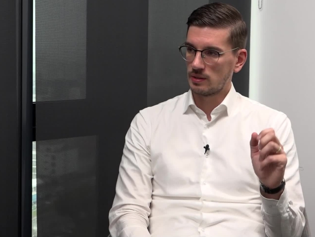 Martin Babocký, Ide o peniaze