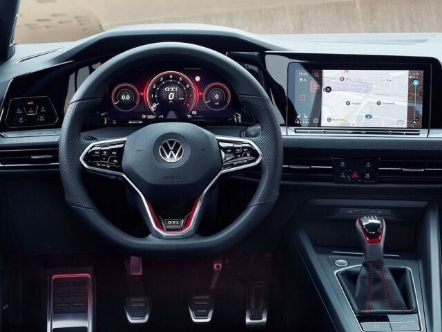 VW Golf - návrat klasického volantu