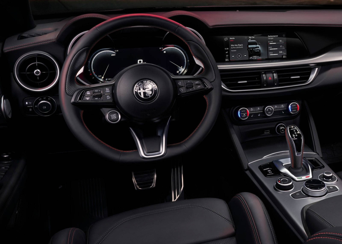 Alfa Romeo Stelvio - 2022