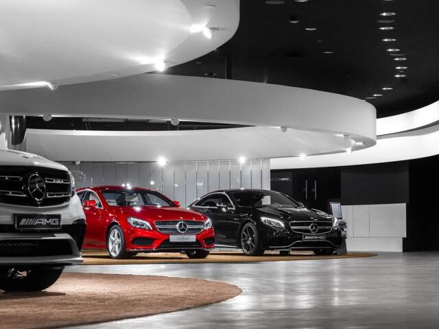 Mercedes-Benz - showroom Moskva