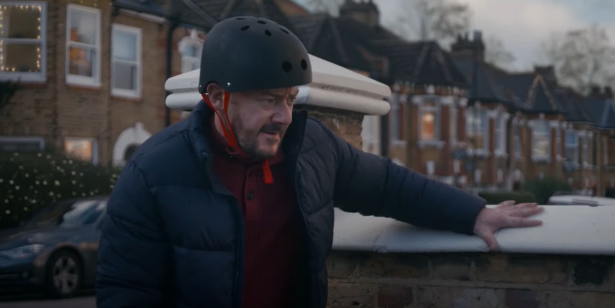Vianočný spot s názvom „The Beginner“ (Začiatočník) rozpráva príbeh muža s veľkým srdcom.