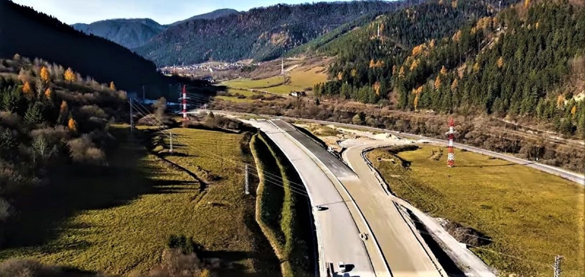 Hubová-Ivachnová, liptovská diaľnica D1, výstavba