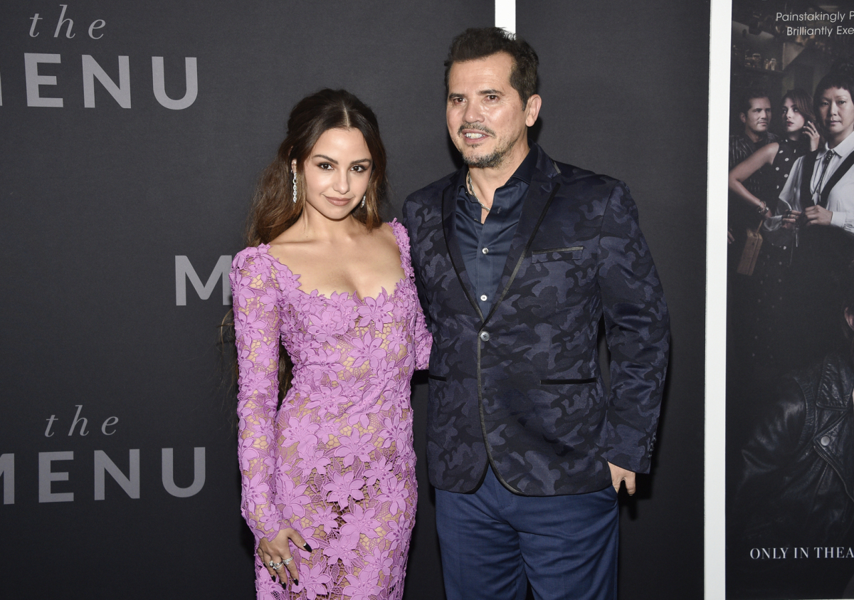 Herec John Leguizamo a jeho partnerka Aimee Carrero.