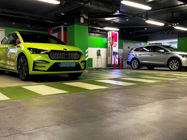 Škoda Enyaq iV 60 a Coupé RS iV 80 - test spotreby 2022