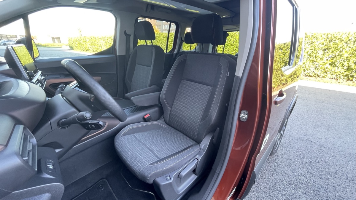 Peugeot e-Rifter (2022)