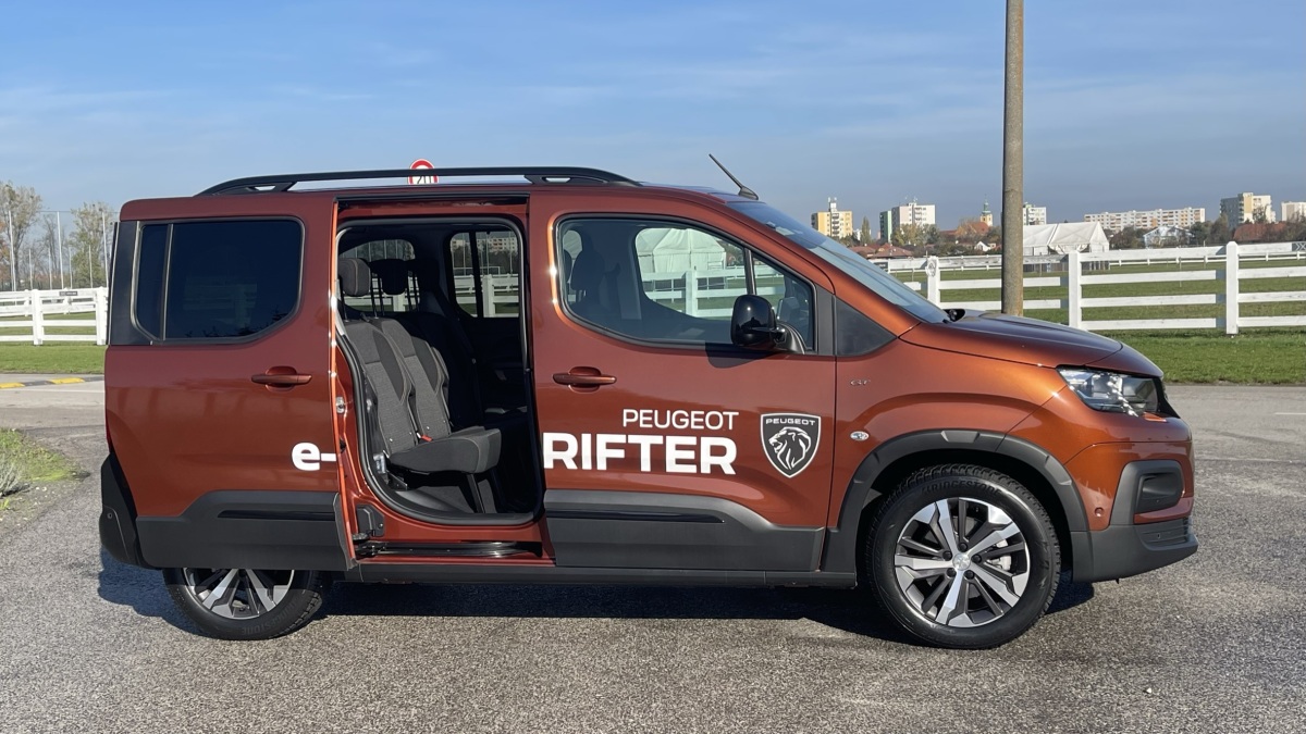 Peugeot e-Rifter (2022)