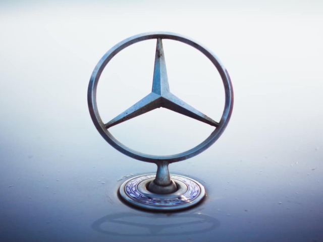 Mercedes-Benz - logo