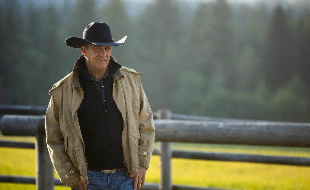 Kevin Costner stvárňuje v seriáli Yellowstone hlavnú postavu Johna Duttona.