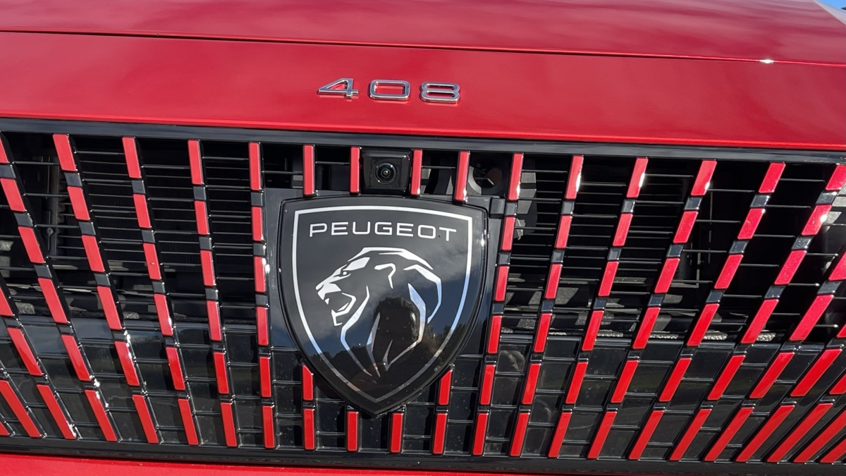 Peugeot 408 plug-in hybrid (2022)