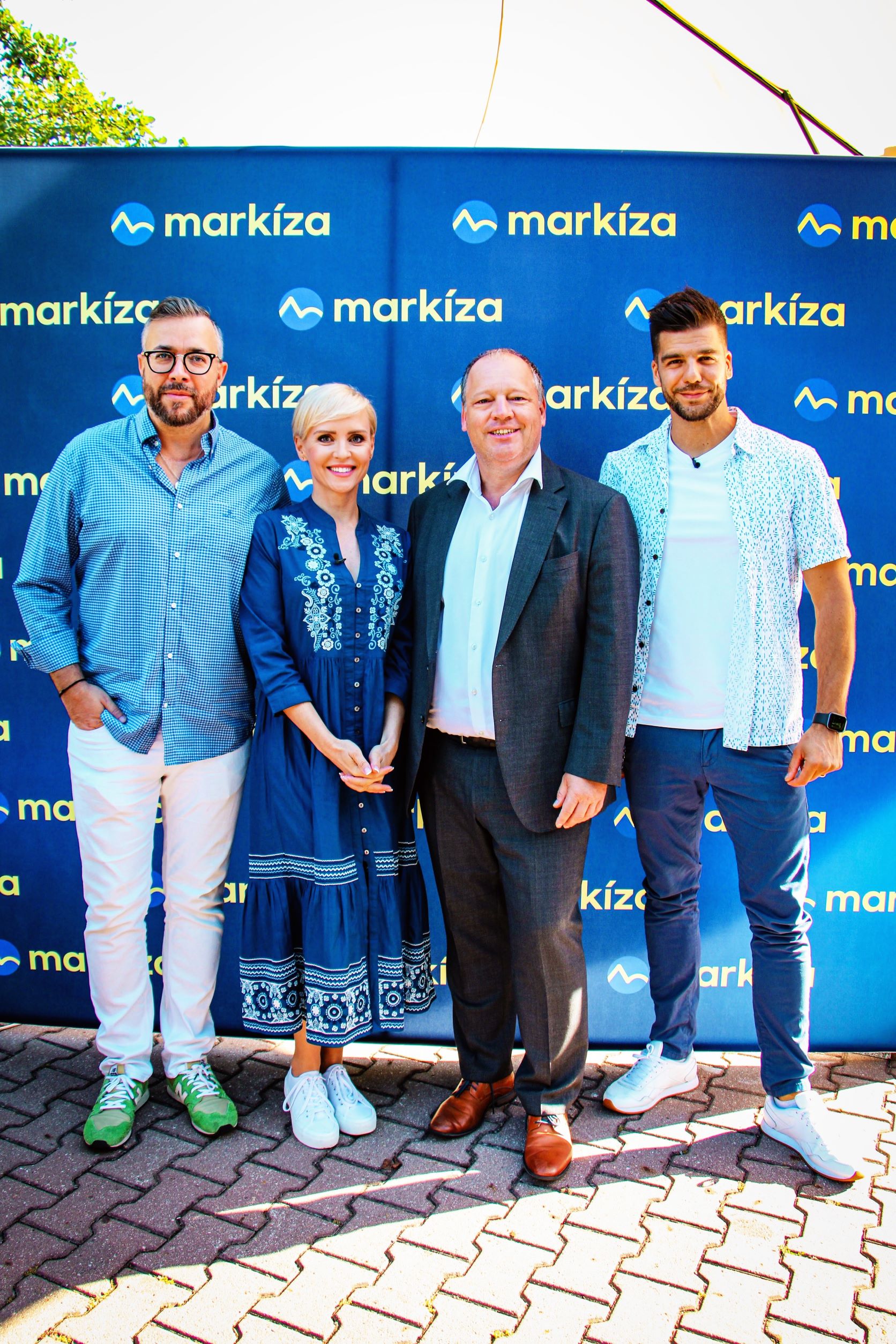 Marketingový riaditeľ Markízy Michal Borec s moderátorkou Kvetkou Horváthovou, generálnym riaditeľom skupiny Markíza Matthiasom Settelem a moderátorom Tomášom Juríčkom (zľava doprava).