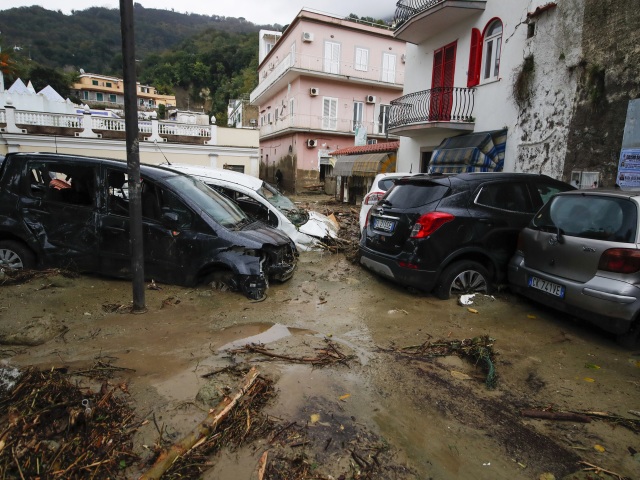 Ischia / Casamicciola  / Zosuv pôdy /