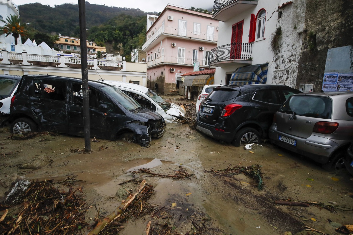 Ischia / Casamicciola  / Zosuv pôdy /