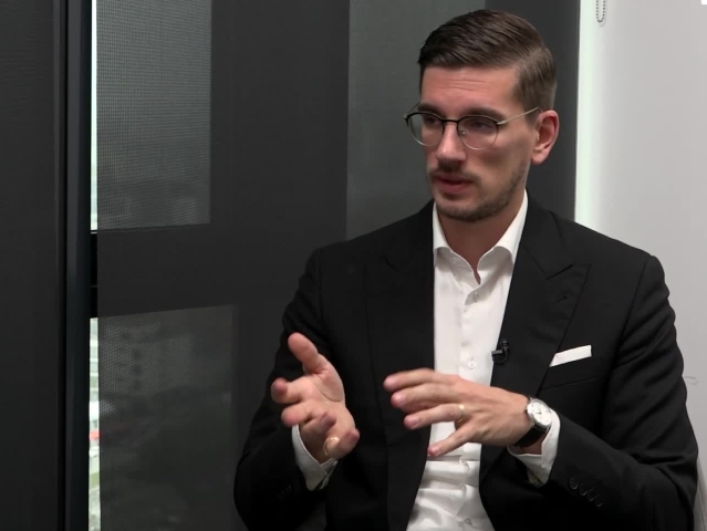 Martin Babocký, Ide o peniaze