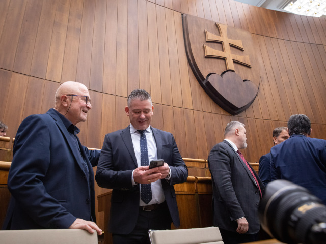 Roman Mikulec, Igor Matovič, Eduard Heger, parlament, odvolávanie, ôsmy pokus