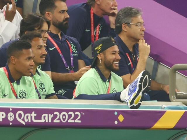 Neymar rehot smiech