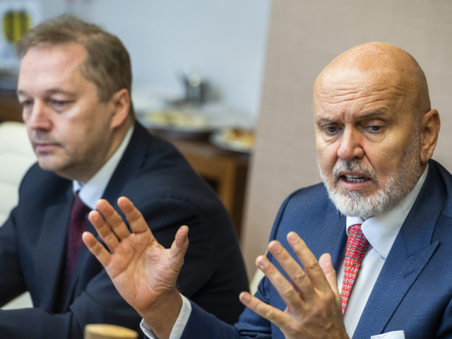 EKO SR Bratislava Slovnaft  médiá ropa trh odvody BAX