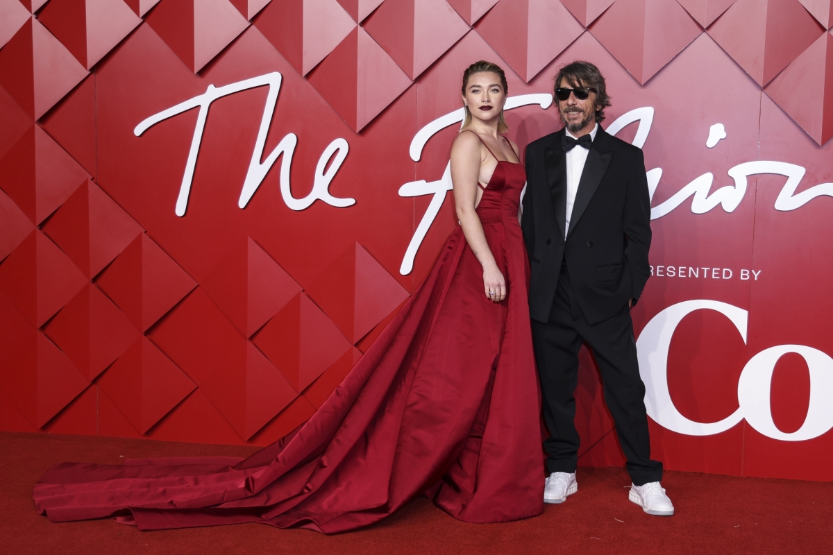Florence Pugh a dizajnér Pier Paolo Piccioli 