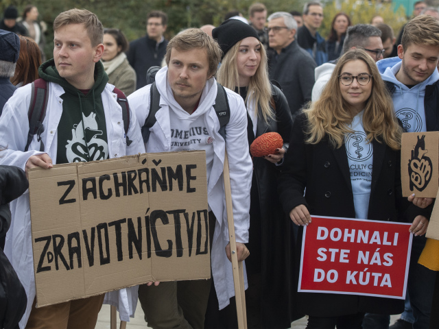 SR Bratislava zdravotníctvo LOZ protest BAX