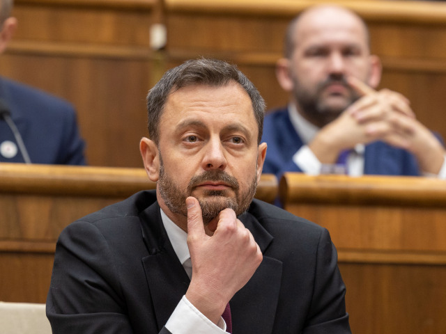 parlament, odvolávanie Hegera,