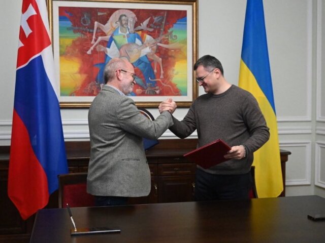 Rastislav Káčer, Dmytro Kuleba