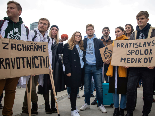 zhromaždenie lekárov, zdravotníctvo, zvýšenie platov