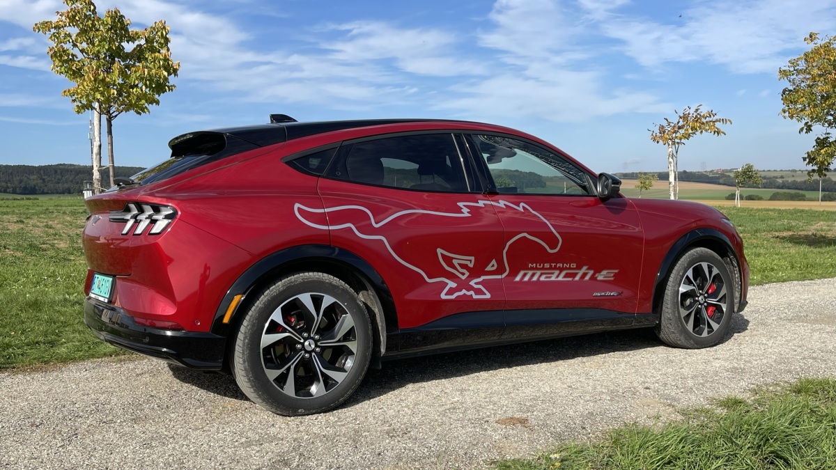 Ford Mustang Mach-e (2022)