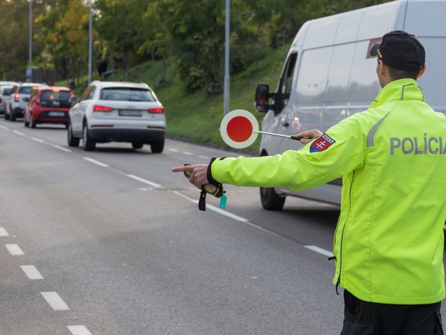 dopravný policajt, pokuty, krádež
