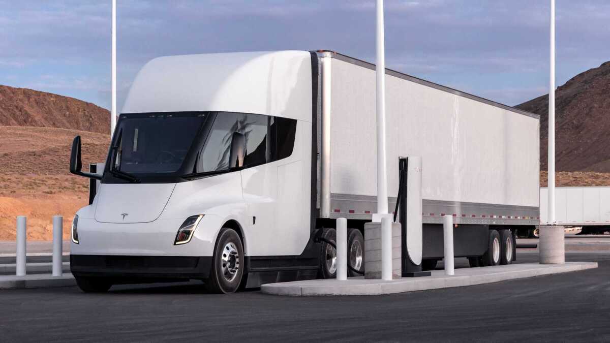 Tesla Semi - 2022