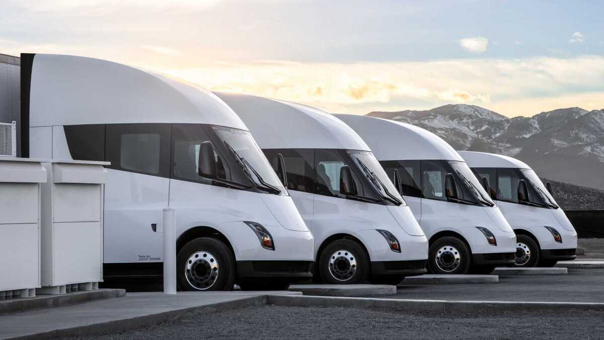 Tesla Semi - 2022