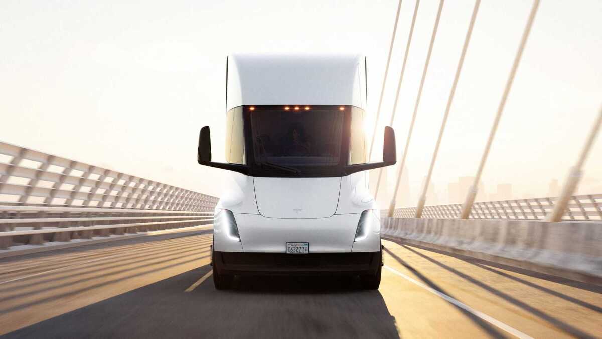 Tesla Semi - 2022
