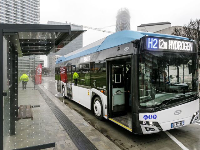 SR DPB Bratislava vodíkový autobus predstavenie BAX