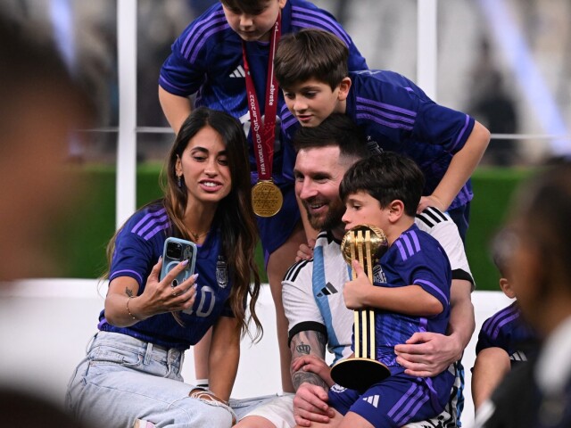 10 selfie titulka