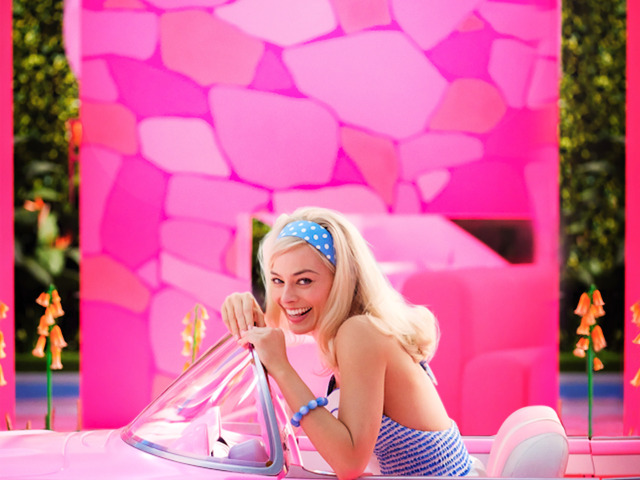 rev-1-Barbie-Insta Vert Margot Robbie vo filme BarbieRes JPEG