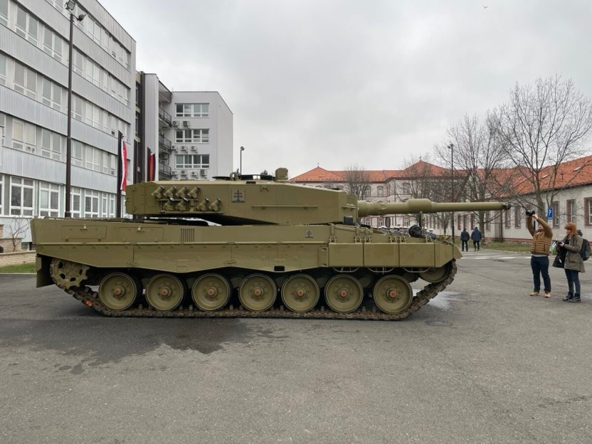 tank leopard